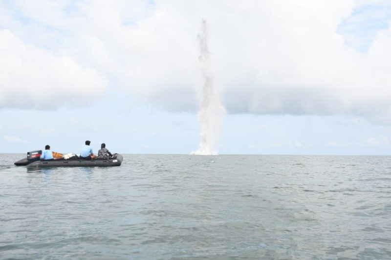TNI AL Ledakkan Ranjau Laut di Selat Riau
