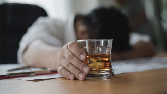 8 Dampak Buruk Minuman Berlkohol Terhadap Tubuh