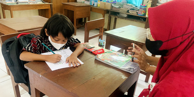 Masuk Sekolah SD, Azzam Jadi Satu-satunya Murid di Kelas