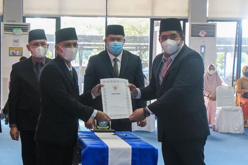 11 Pejabat PTP Bintan Dilantik, Plt Bupati: Langsung Kerja, Jangan Berleha-leha