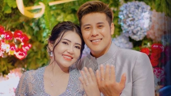 Sah, Via Vallen dan Chevra Yolandi Resmi Menikah