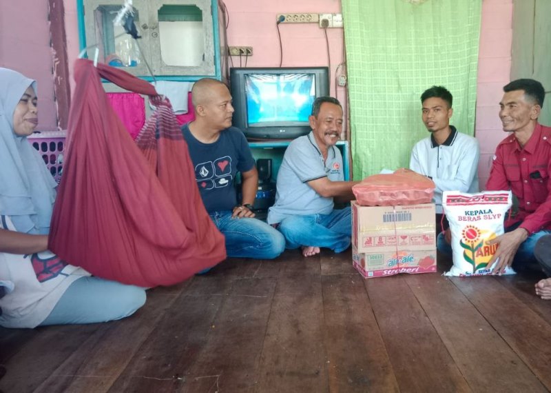 Nestapa Pria Asal Meranti: Diberhentikan dari Honorer Hingga Harus Rawat Bayinya SendiriÂ 