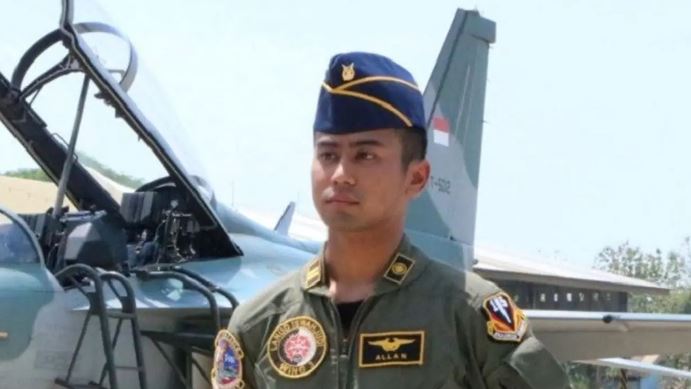 Pilot Allan Safitra yang Jatuh di Blora Gugur Meninggalkan Istri dan Anak yang Masih Balita
