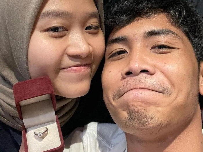 Bintang Emon Menikah Hari Ini, Gemetar Jelang Akad