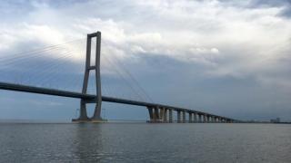 Driver Ojol Nekat Loncat dari Jembatan Suramadu