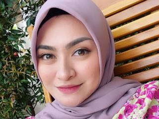 Kisah Nathalie Holscher: Mualaf, Nikah Lalu Gugat Cerai Sule