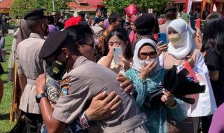 Tangis Haru Warnai Pelantikan Bintara Polri SPN Kundur