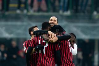 AC Milan Perpanjang Kontrak 1 Tahun untuk Zlatan Ibrahimovic