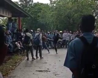 Viral Video Duel Dua Pelajar Diduga di Karimun