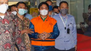 KPK Tahan Eks Bupati Tanah Bumbu Mardani Maming