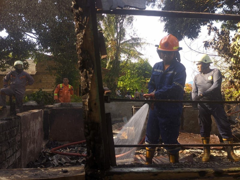 Niat Usir Lebah, Satu Unit Rumah di Lobam Hangus Terbakar