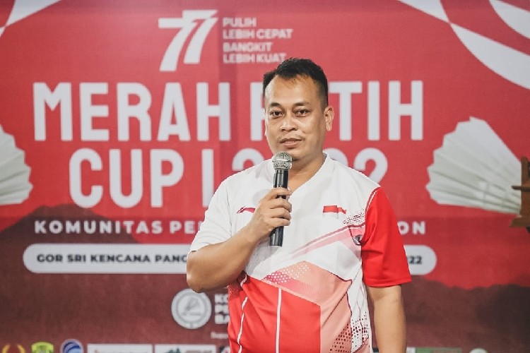 Bupati Nizar Buka Turnamen Bulutangkis Merah Putih Cup I 2022