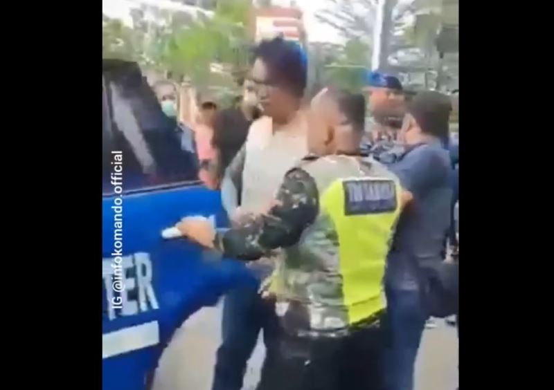 Diduga Teler, Oknum Perwira Polda Kepri Kelahi dan Tabrak Mobil Dinas TNI AL