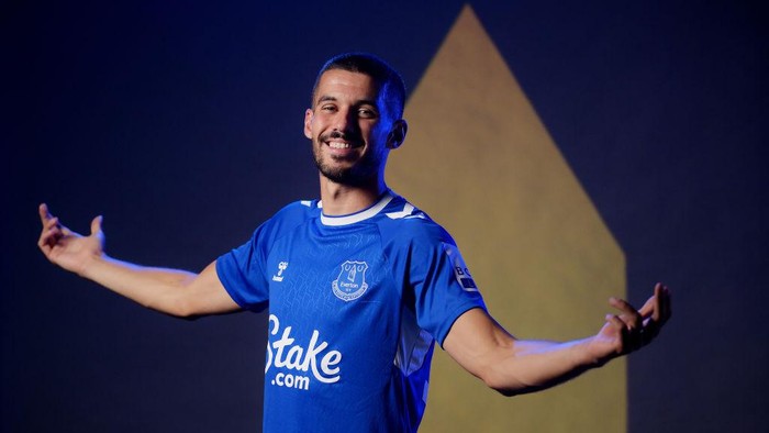 Conor Coady: Lulusan Liverpool, Kini Berseragam Everton