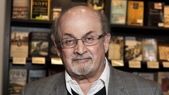 Salman Rushdie, Penulis Ayat-ayat Setan Luka Parah Usai Ditikam