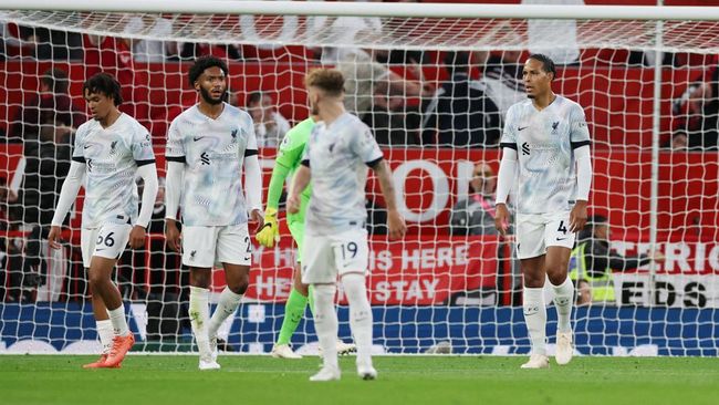 Liverpool Digilas MU, Karier Van Dijk Dianggap Habis