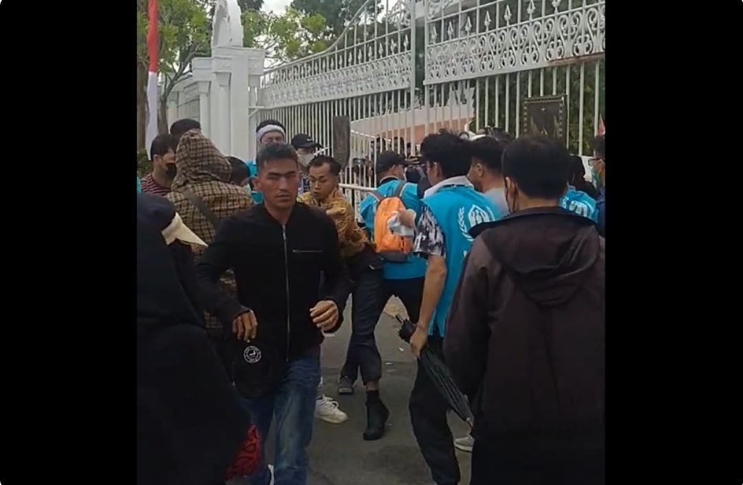 Warga Sipil Terlibat Kericuhan Unjuk Rasa Pengungsi Afghanistan di Batam Minta Maaf