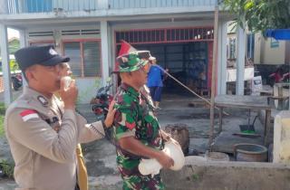 Polisi dan TNI Keliling Bawa Toa, Imbau Warga Belakangpadang Pasang Bendera Merah Putih
