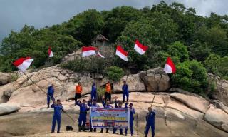 Merah Putih Berkibar di Pulau Perbatasan Karimun-Malaysia
