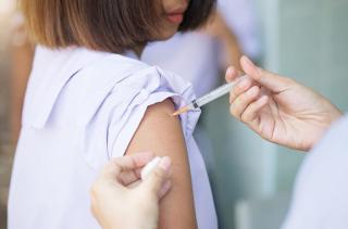 Jadwal dan Lokasi Vaksinasi Dosis 1,2 dan Booster Besok di Batam