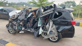 Ayah Wagub Jatim Emil Dardak Meninggal Kecelakaan, Kondisi Mobilnya Mengenaskan
