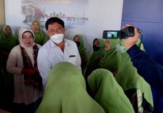 Mantan Gubernur Kepri Nurdin Basirun Enggan Bicara soal Politik, Fokus ke Keluarga
