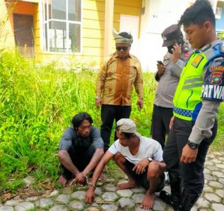 Pagi-pagi, Dua Maling Satroni Perumahan Balai Garden Karimun dan Langsung Dibekuk Warga