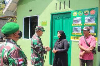 Air Mata Haru Mazriah Kala TNI Menyulap Gubuknya Jadi Bangunan Permanen