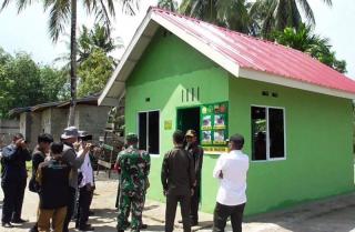 TMMD Kodim Karimun Renovasi Enam Rumah di Pulau Parit, Warga Terharu