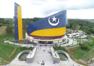 Masjid Tanjak dan Masjid Sultan Jadi Ikon Baru Wisata Religi di Batam