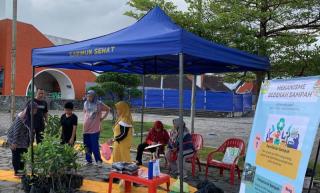 Peduli Lingkungan, Warga Karimun Bisa Tukar Sampah Plastik dengan Bibit Pohon
