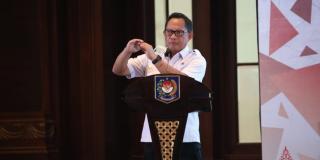 Mendagri Tito Izinkan Pemda Polisikan Pengusaha yang Pakai BBM Subsidi