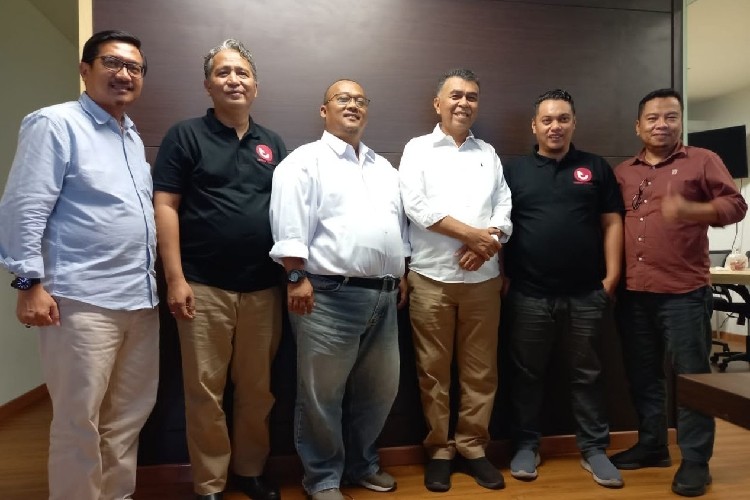 Bupati Minta PT Trisula Global Kargo Turunkan Biaya Pengiriman Barang ke Natuna