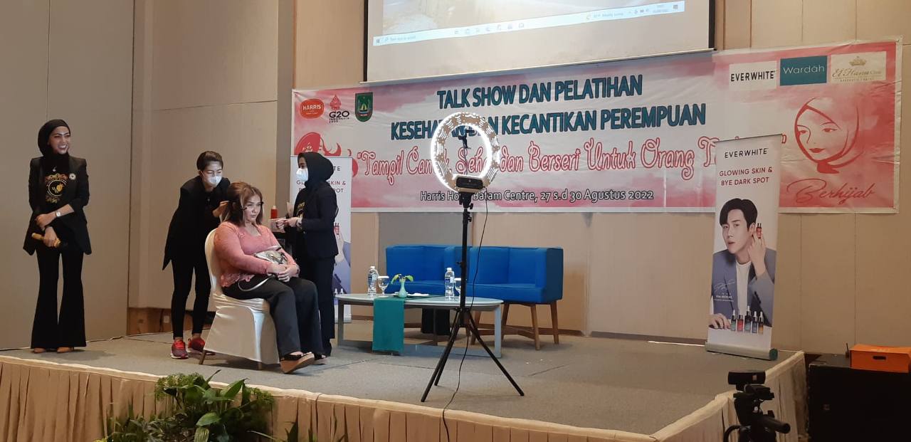 Kaum Wanita HKBP di Batam dapat PelatihanÂ Rias dan Sanggul Rambut, Bisa Hemat Biaya ke Salon!