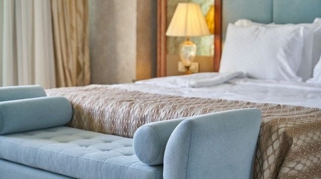 4 Alasan Kenapa di Hotel Tidak Ada Guling, Baru Sadar Kan?