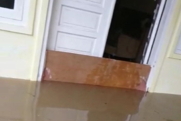Banjir Kepung Kampung Bina Desa di Bintan saat Hujan Deras, Belasan Rumah Terdampak