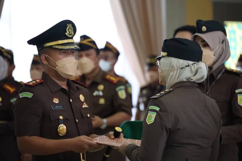 Mutasi Kejari Karimun: Firdaus Jabat Kajari Karimun, Meilinda Pindah ke Kejati Riau