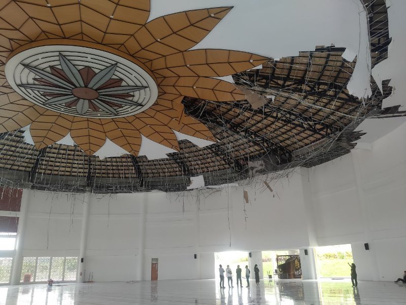 Plafon Masjid Tanjak Batam Runtuh, Rudi: Cari Kontraktornya, Minta Pertanggungjawaban
