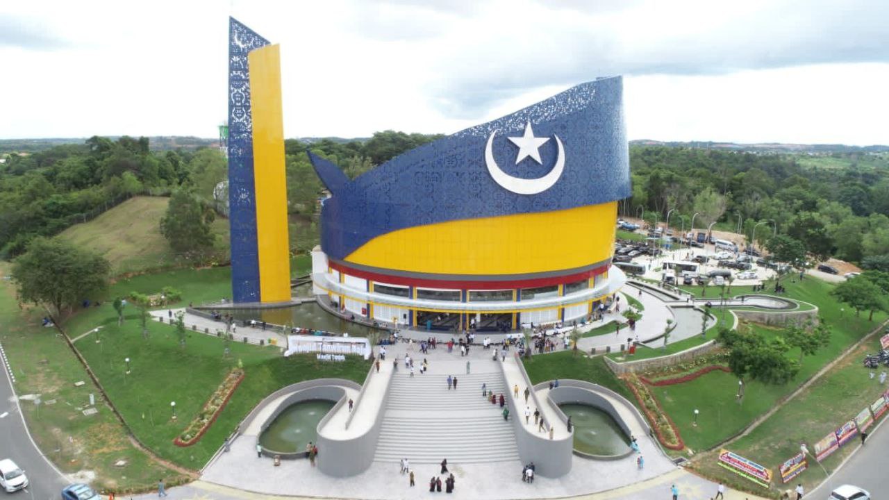 Plafon Runtuh, BP Batam Tutup Sementara Masjid Tanjak untuk Umum