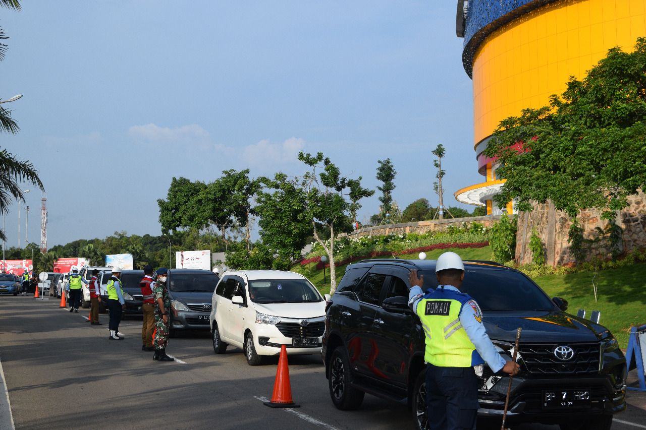 Duh, Satpom AU Cegat Setiap Kendaraan Masuk Bandara Hang Nadim Batam, Ada Apa?
