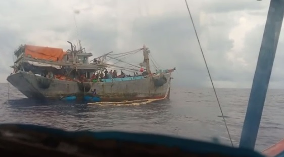Kata-kata Menyebalkan dari Nelayan Asing Pesta Curi Ikan di Laut Natuna, Sampai Minta Rokok ke Nelayan Lokal