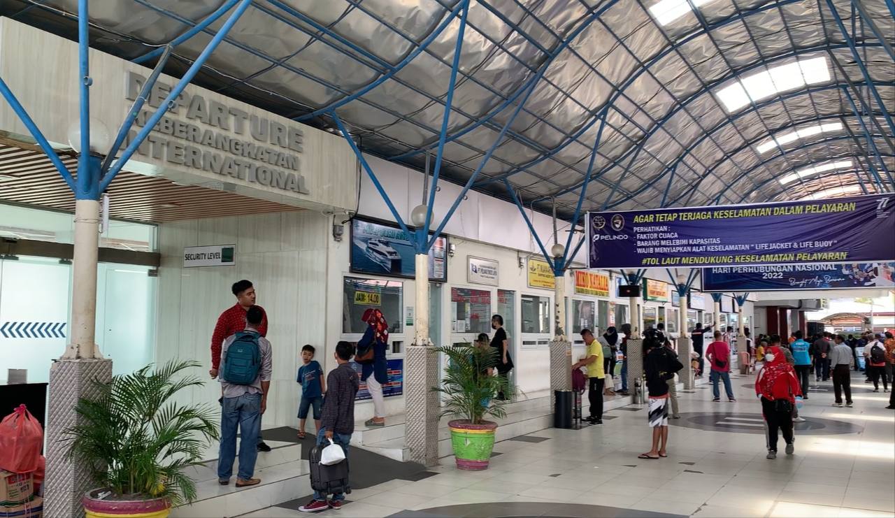 Banyak Calon Penumpang Tujuan Luar Negeri Dicegat Imigrasi di Pelabuhan Karimun