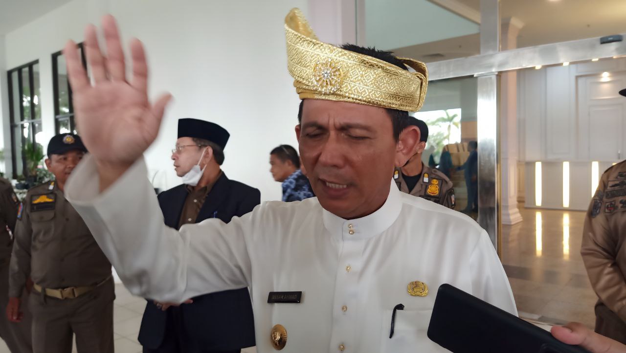 Kelakuan Oknum Stafsus Asal Share Tanpa Baca Berita, Gubernur Kepri Ansar Ahmad Geram!