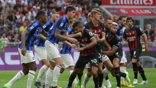 Milan Gebuk Inter: Calhanoglu Tolak Salaman dengan Theo Hernandez