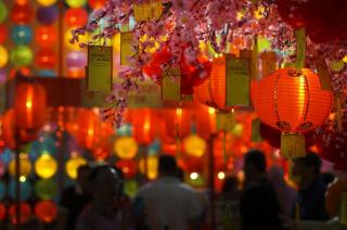Sambut HUT Kepri, Asparnas Gelar Lantern Dream Parade