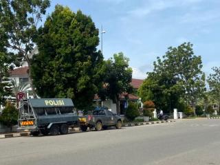 Ratusan Personel Polisi Kawal Demo Buruh Tolak Kenaikan Harga BBM di Batam
