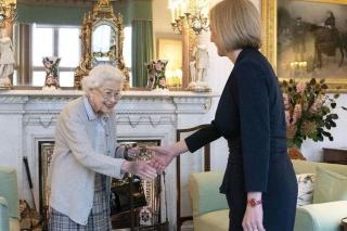 Wafat di Usia 96 Tahun, Ini Rahasia Umur Panjang Ratu Elizabeth II