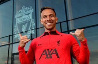 Apesnya Arthur: Baru Dipinjam Sudah Mau Didepak Liverpool