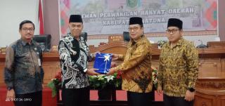 Bupati Natuna Sampaikan APBD-Perubahan 2022