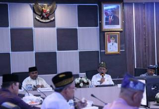 Ansar Kumpulkan Kepala Daerah Bahas DAK di Karimun, Tapi kok Banyak yang Tak Hadir?